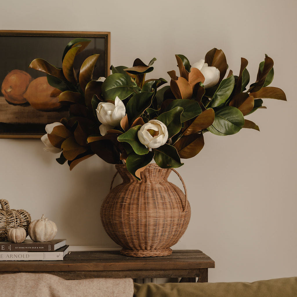 Grandiflora White Magnolia Spray