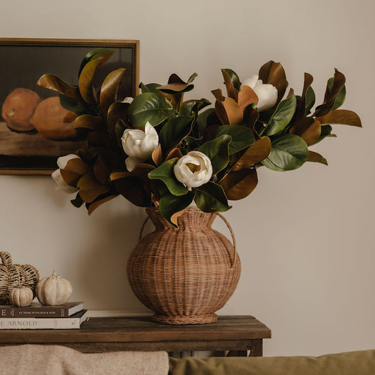 Grandiflora White Magnolia Spray